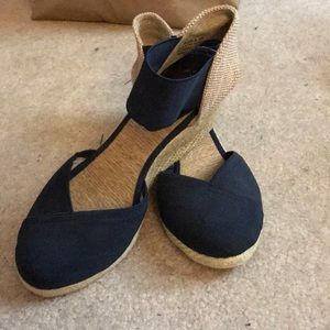 Summer wedges